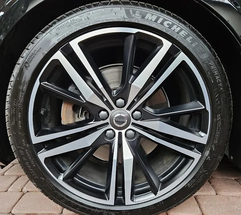Volvo V60 cena 119900 przebieg: 146000, rok produkcji 2020 z Nysa małe 529